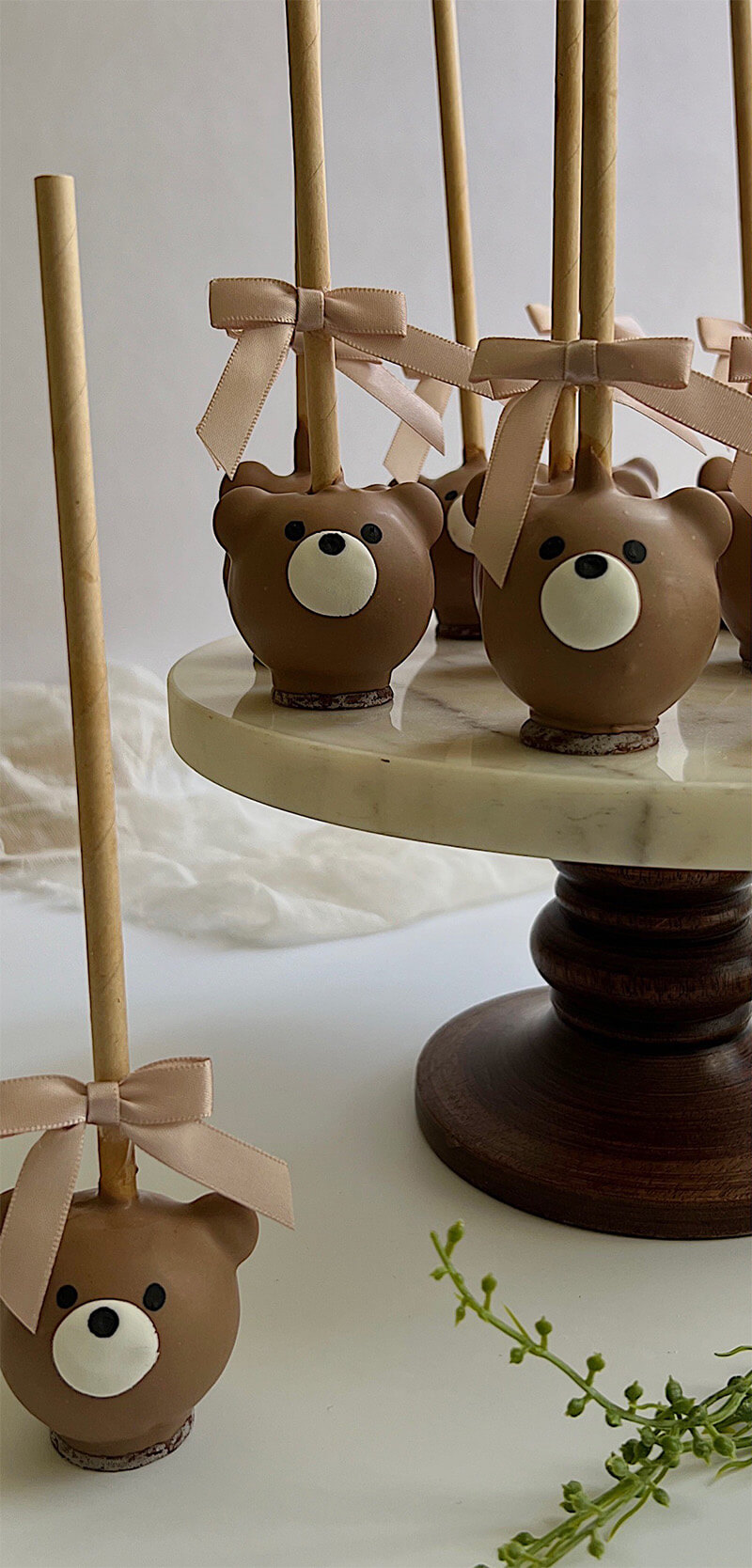 Cake Pop bears by Petite Cakes and Sweets